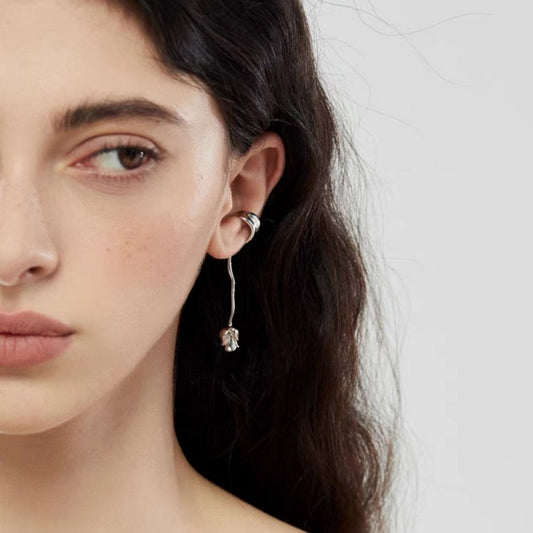 Celebre el amor con el enterizo Long Rose Ear Cuff - Plata 