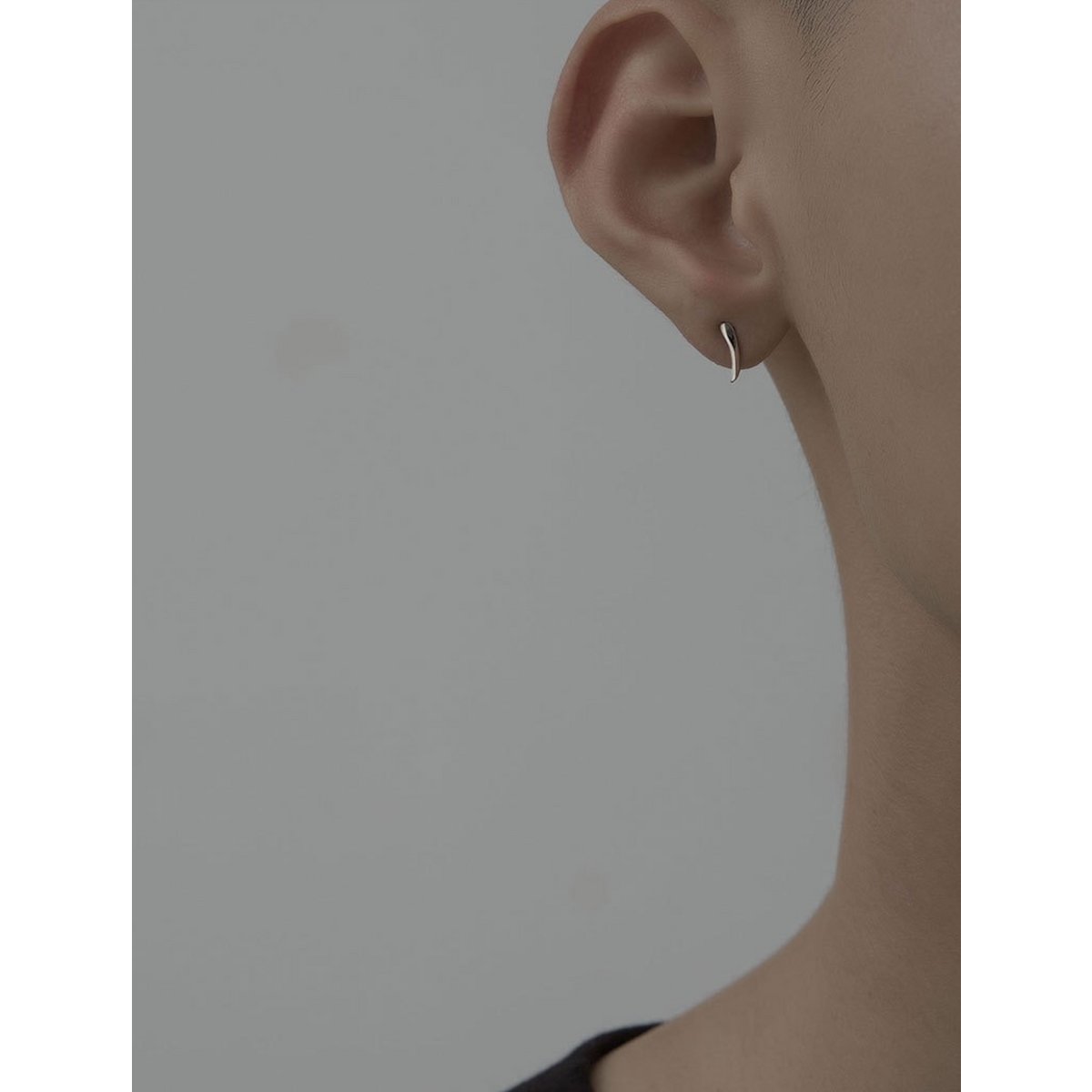 Uniek ontwerp Minimalistische lijn zilveren oorstekers