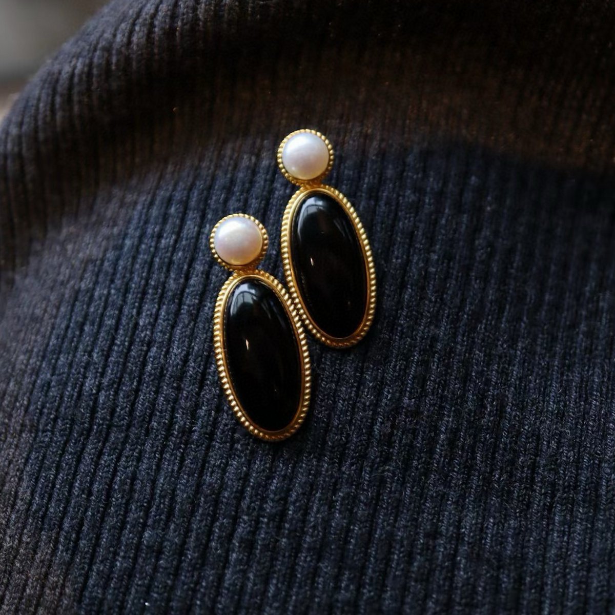 Moderne vintage echte zwarte onyx grote oorbellen met zoetwaterparel-goud vermeil