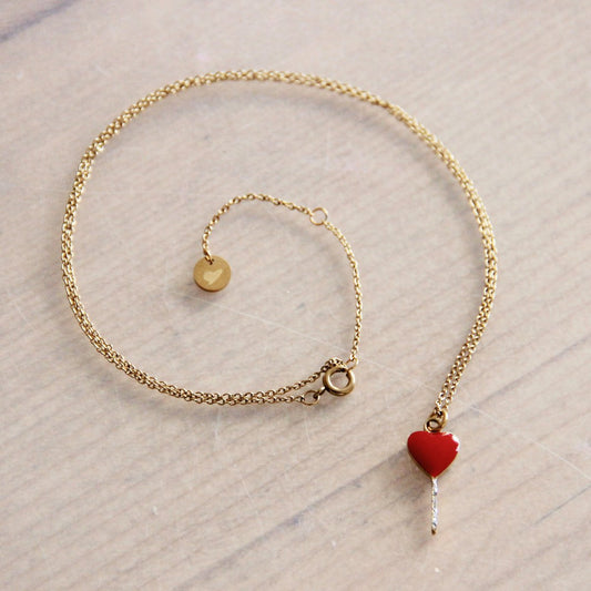 Collar con dije de cuento de hadas y corazón rojo - Oro