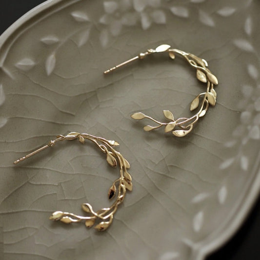 Lauwerkrans - Elegante bladoorring - goud vermeil & sterling zilver